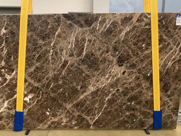 Lastra Emperador Dark.
